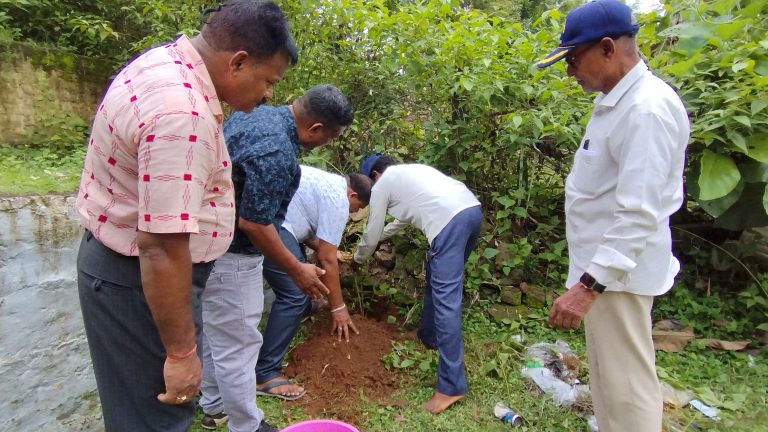 ପରିବେଶ  ପାଇଁ ଗଛ ଟିଏ  |